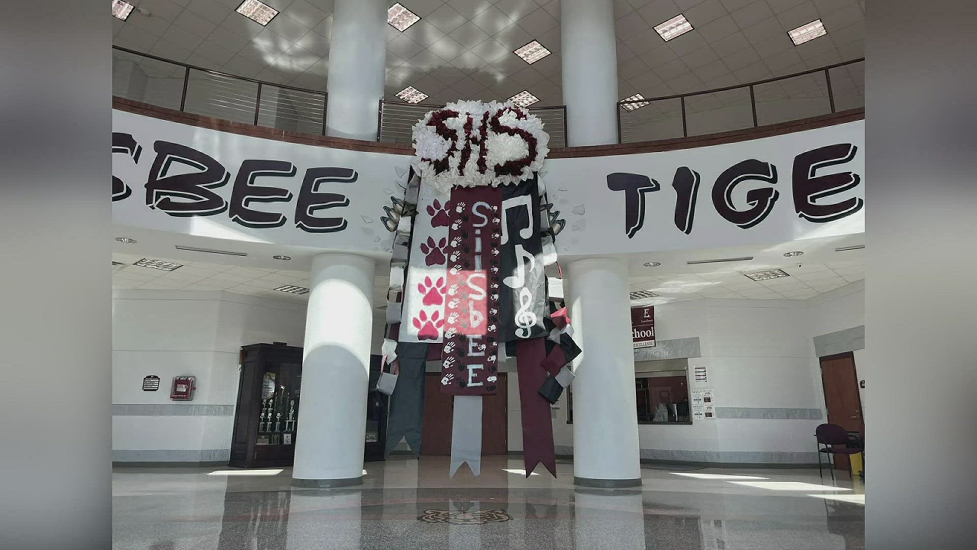 Texans know mums are an iconic symbol of school spirit, but this year, students at Silsbee High School decided to take this cultural tradition up a notch.