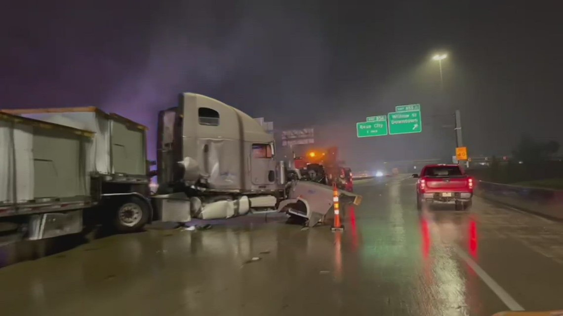 18-wheeler hits median along eastbound I-10 at downtown exit Friday morning