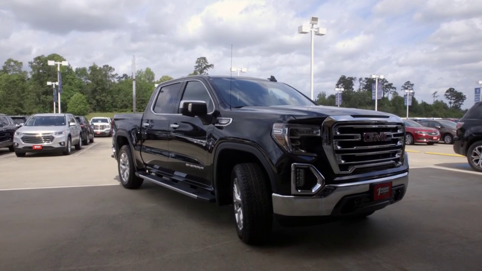 12News' Devin Medley takes a spin in a 2019 GMC Sierra pickup on 12News Test Drive