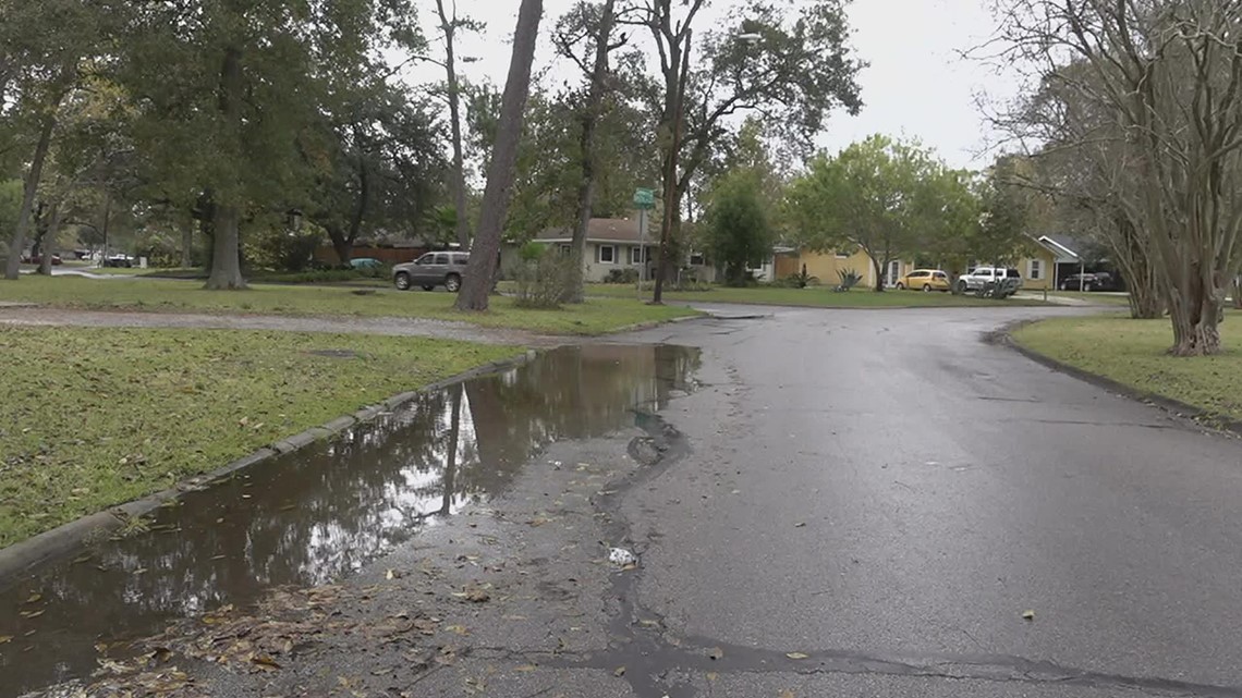 Beaumont residents discuss sewage problems at council meeting