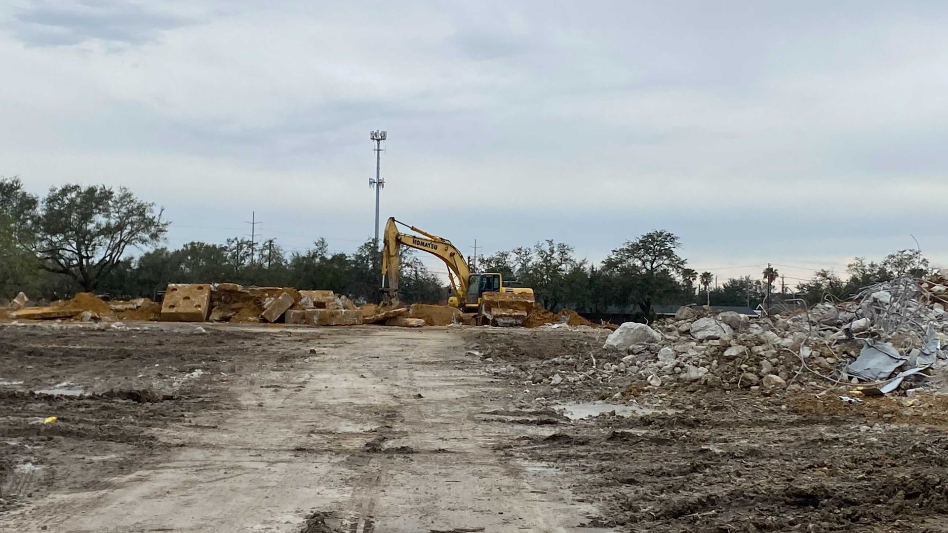 Former St. Mary hospital employees visit demolition site | 12newsnow.com