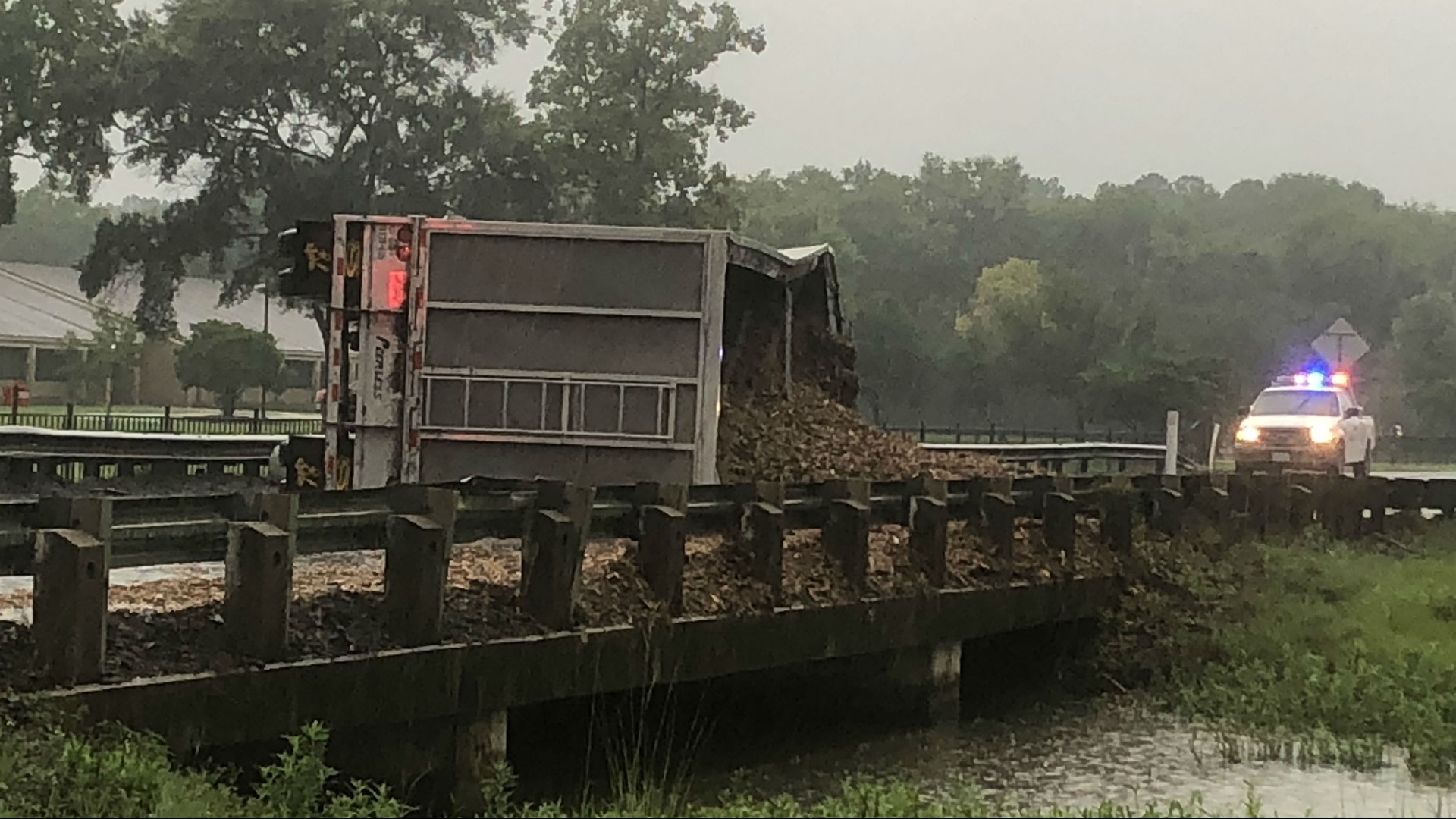 3vehicle wreck in Orange causes 18wheeler to flip, catch fire