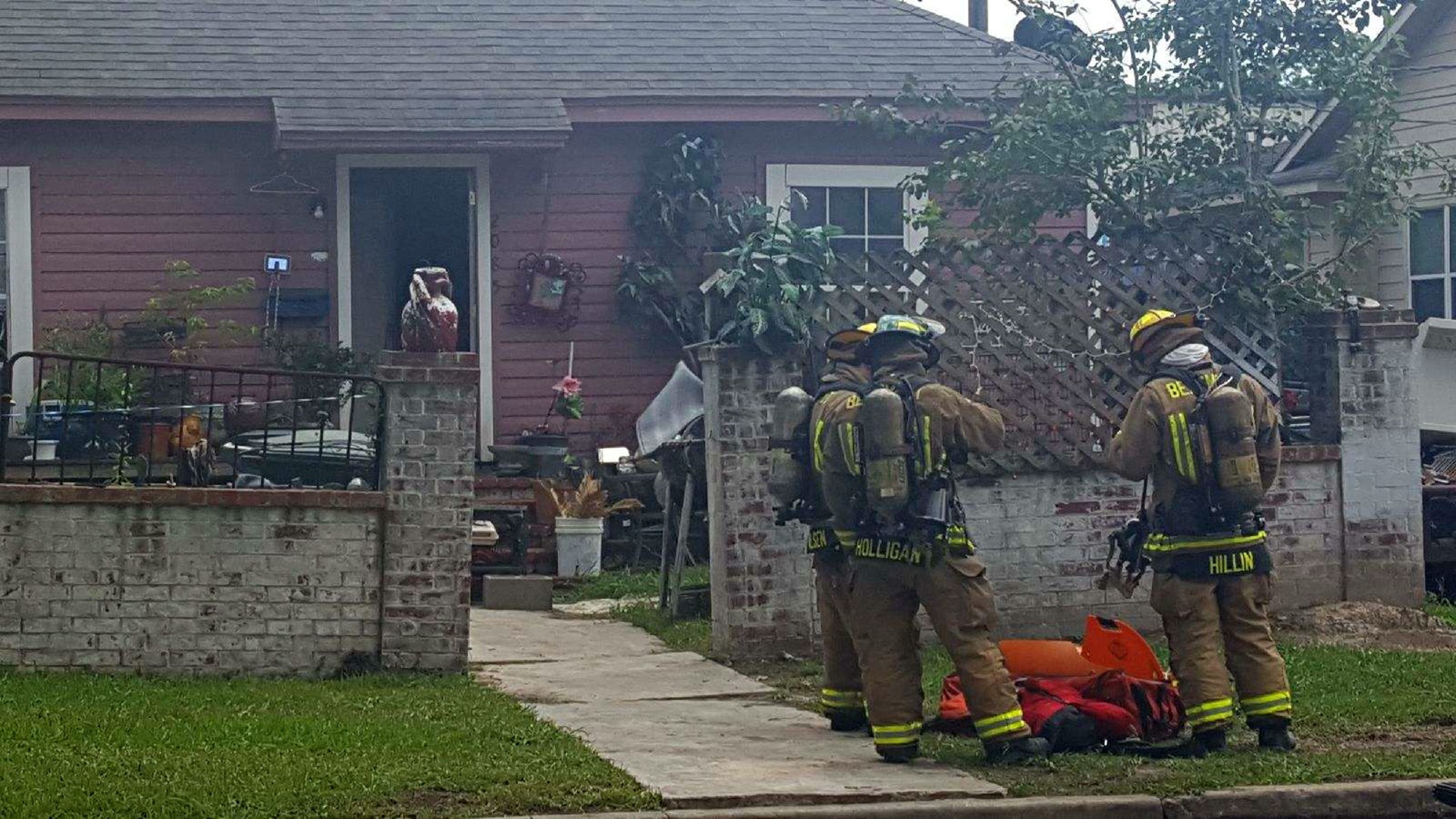 2 Firefighters, One Civilian Injured In Beaumont House Fire | 12newsnow.com