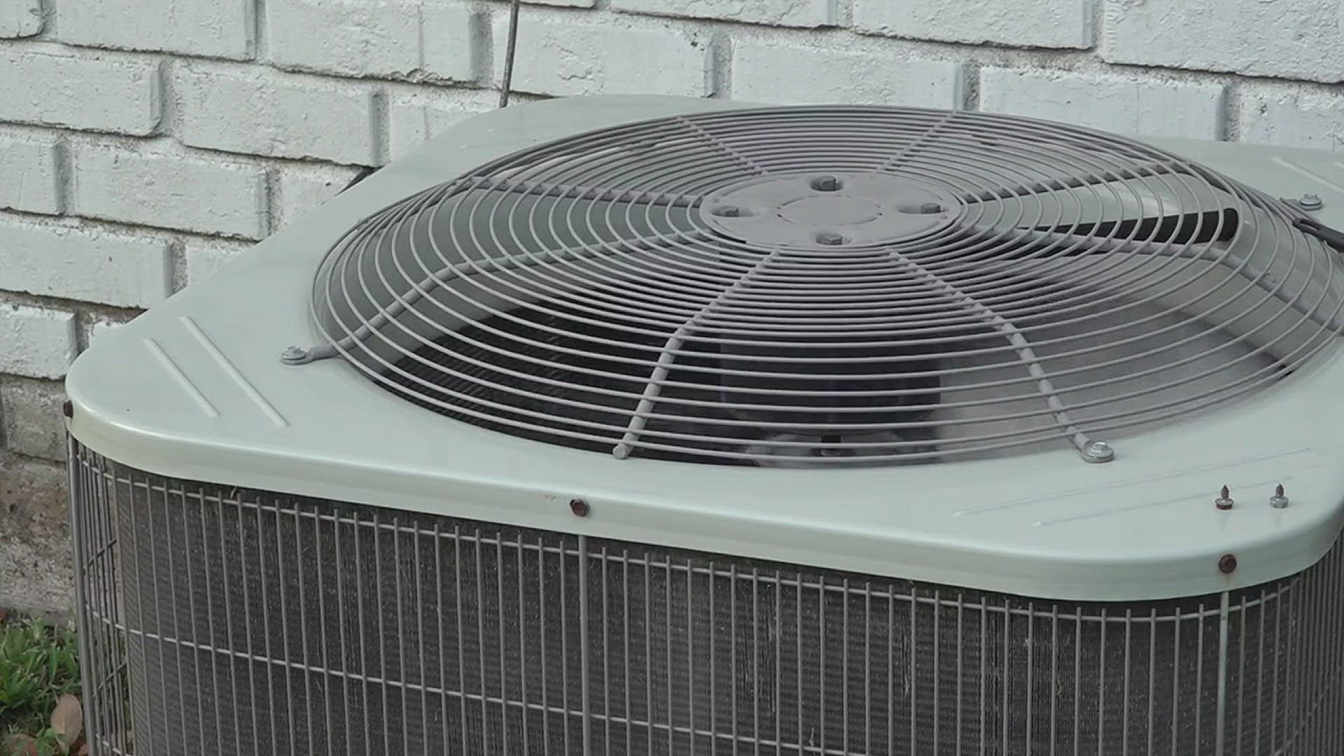 Experts give tips on how to protect your AC save money as temperatures rise in Southeast Texas