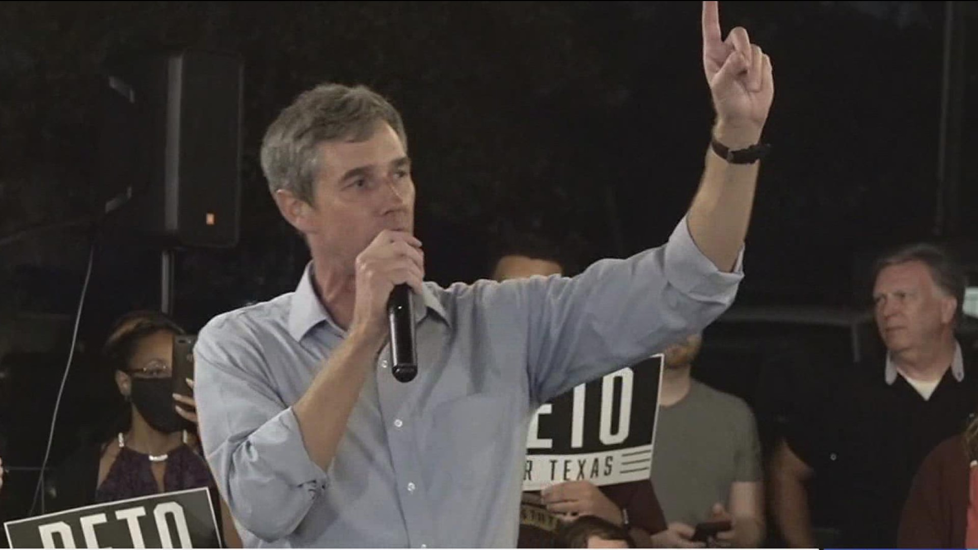 O’Rourke faces an uphill battle a recent poll shows that Abbott is in a double-digit lead if they face off next year. The Democrat came to rally supporters ahead of