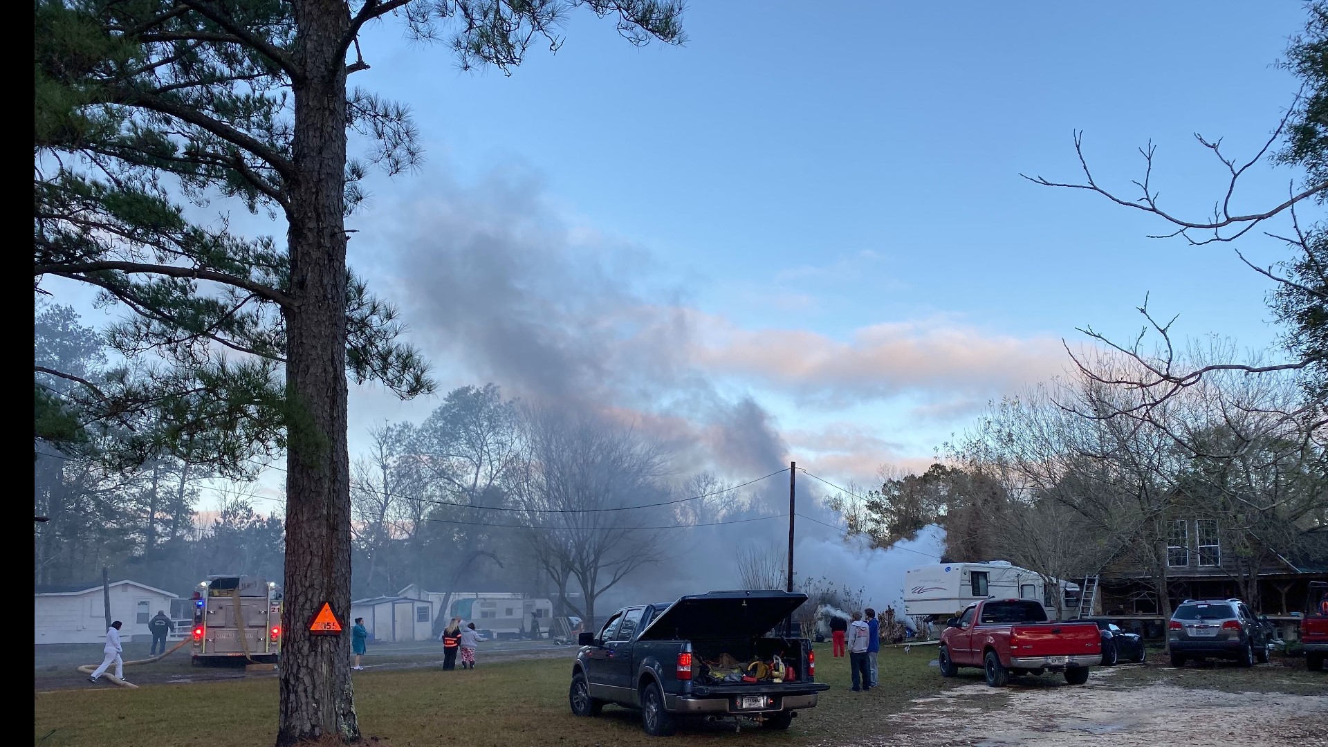 Firefighters Respond To Hardin County Trailer Engulfed In Flames ...