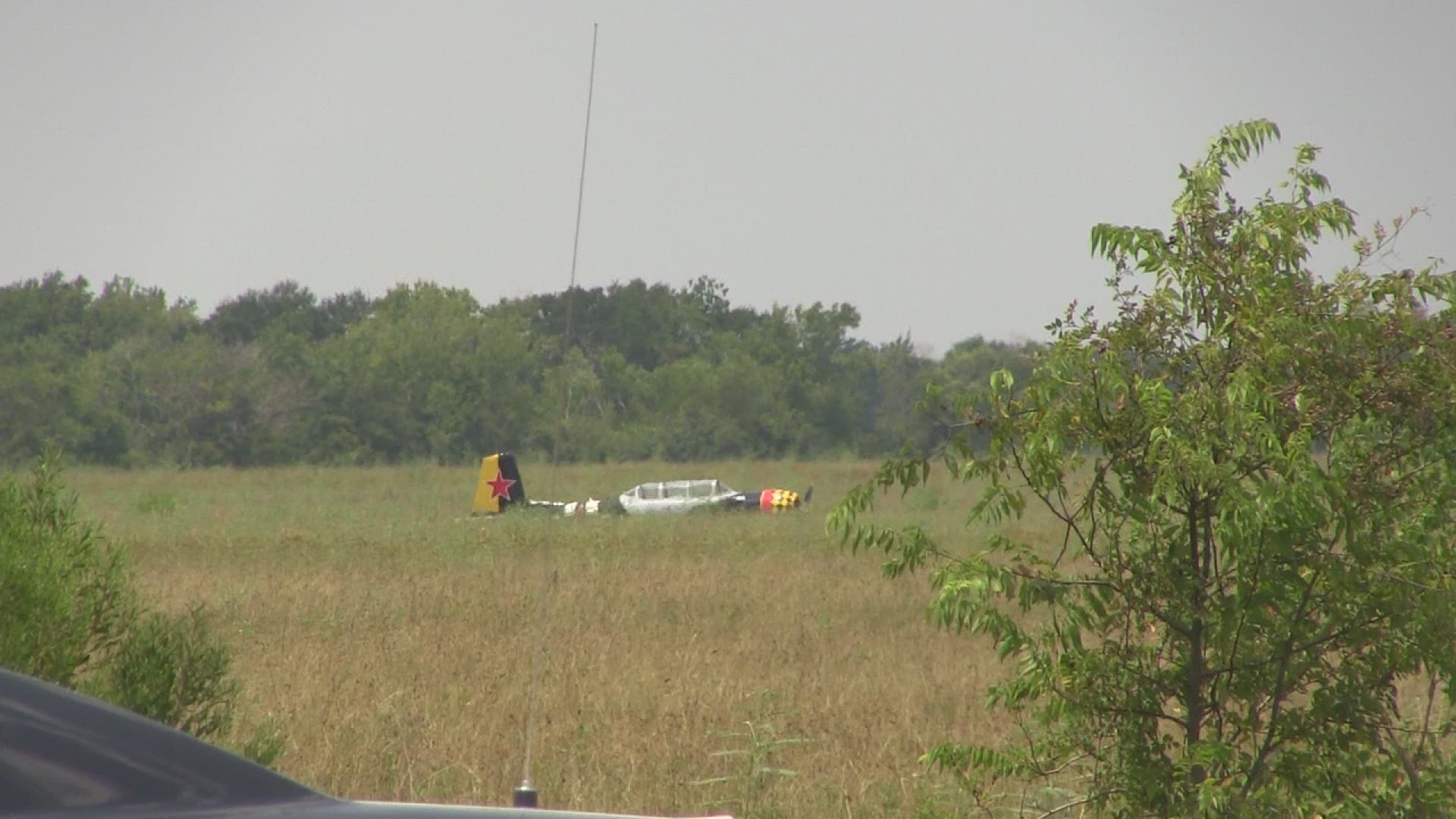 No injuries after plane makes emergency landing west of Beaumont