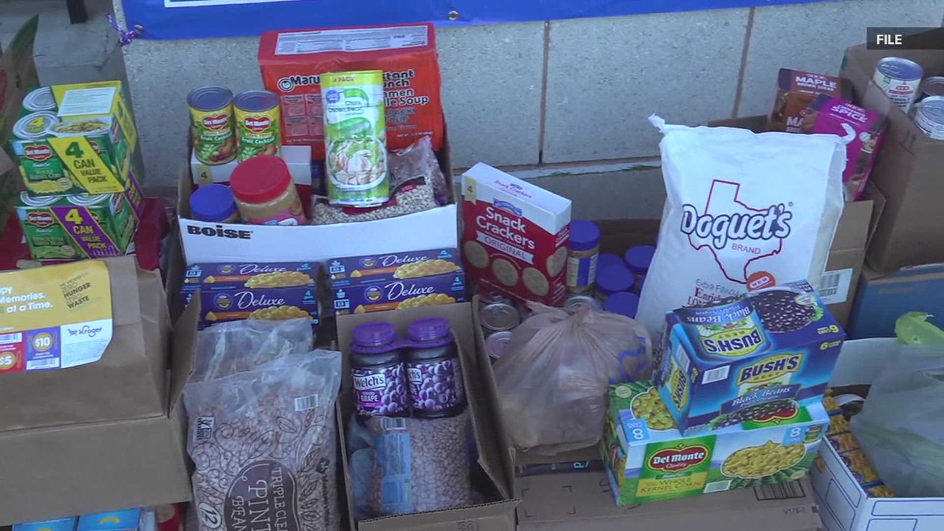 Share your Christmas & help 12News, Southeast Texas Food Bank feed