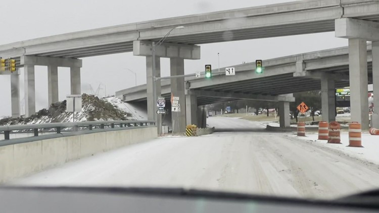 Winter weather cancels flights, leads to death in Texas