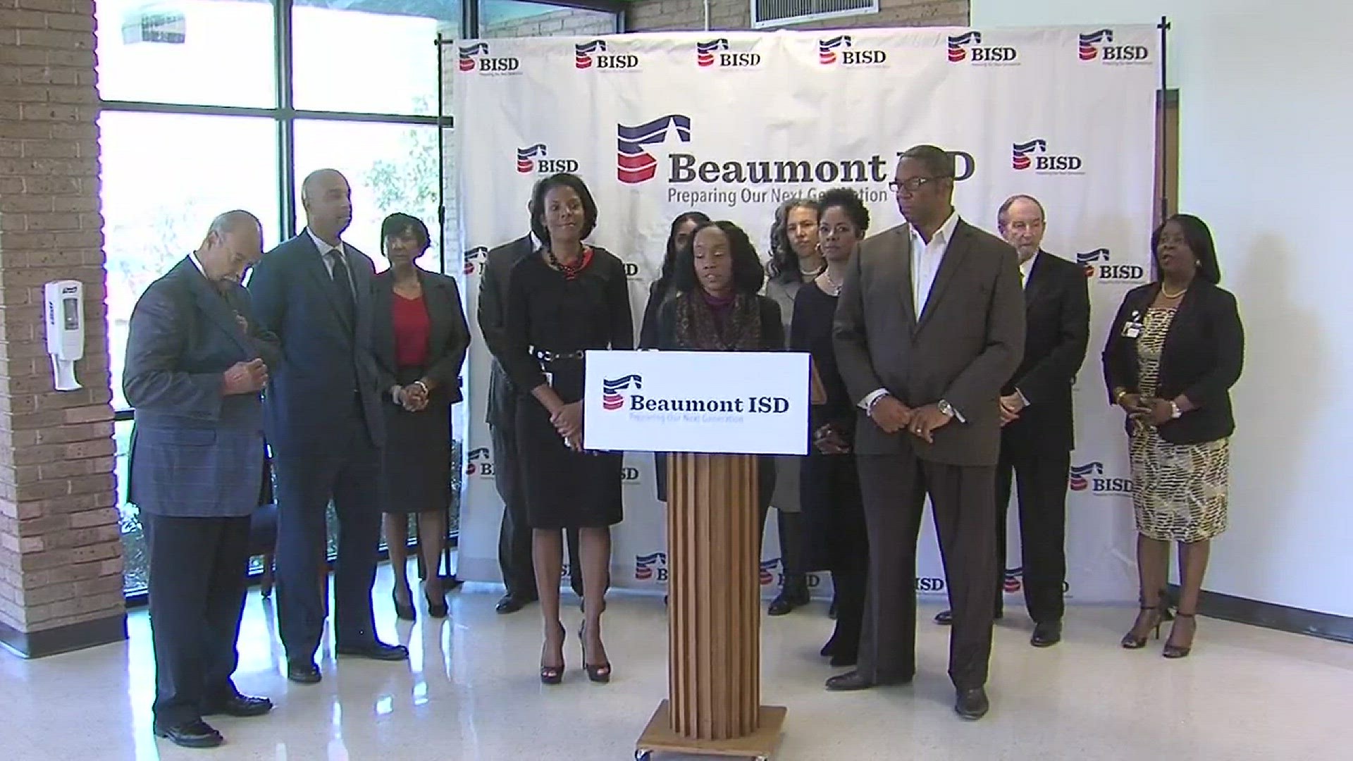 BISD names Arthur Louis, Jr. as football coach at new Beaumont United campus