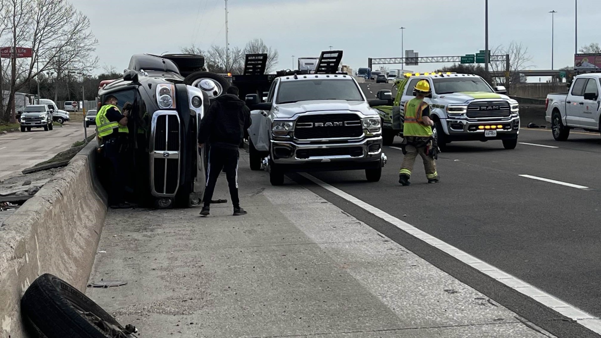Wreck ties up traffic along westbound IH10 in Beaumont