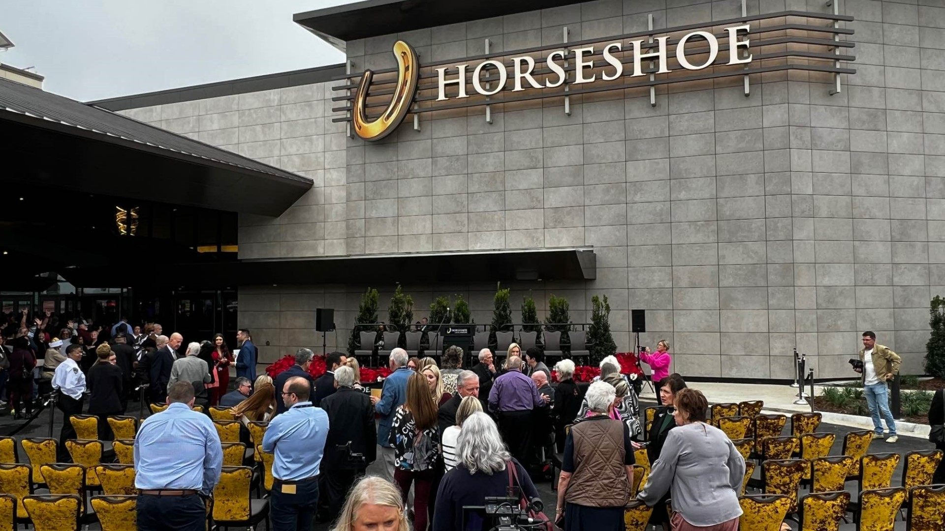 Horseshoe Casino Lake Charles officially opens Monday