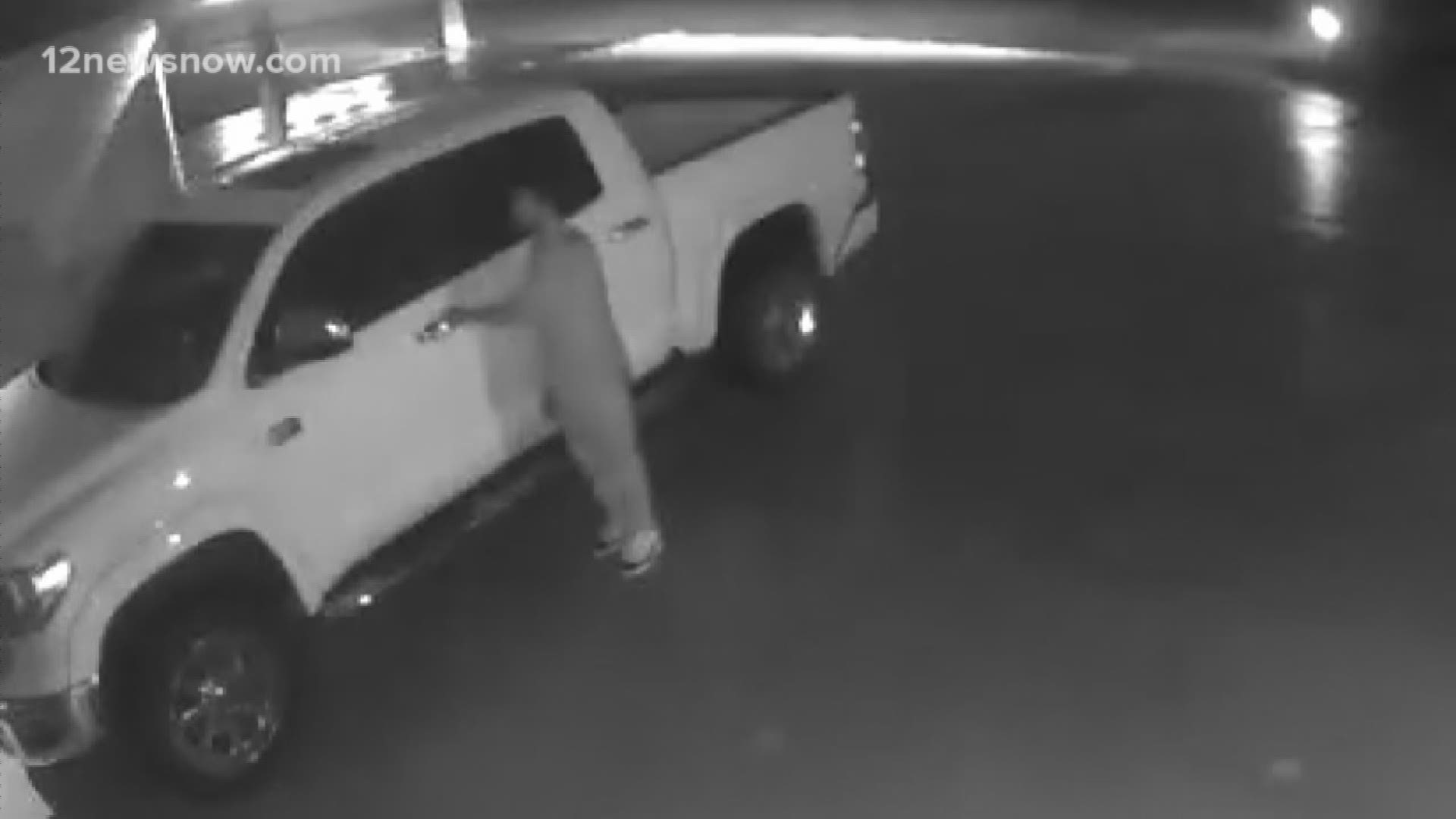 Deputies seeking Nederland auto burglar caught on video