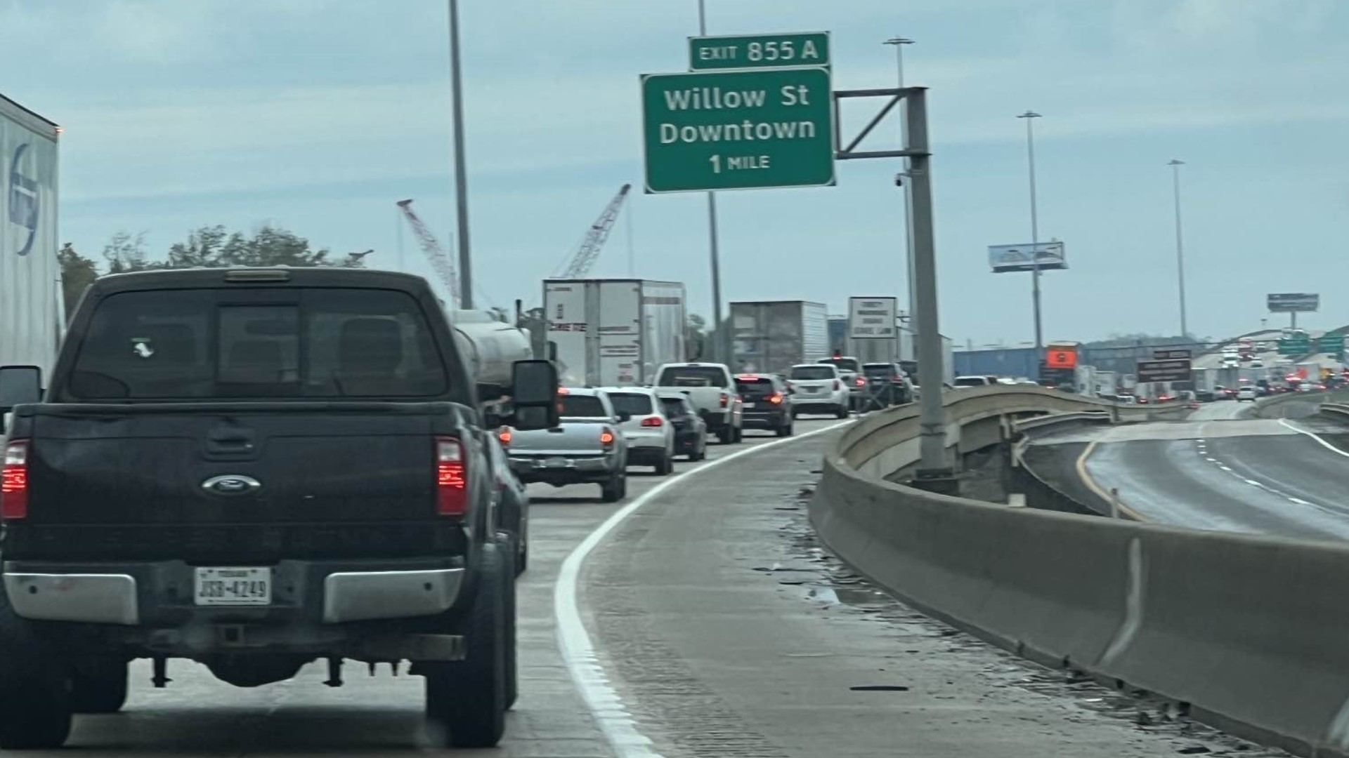 I10 crash westbound in Beaumont causes traffic