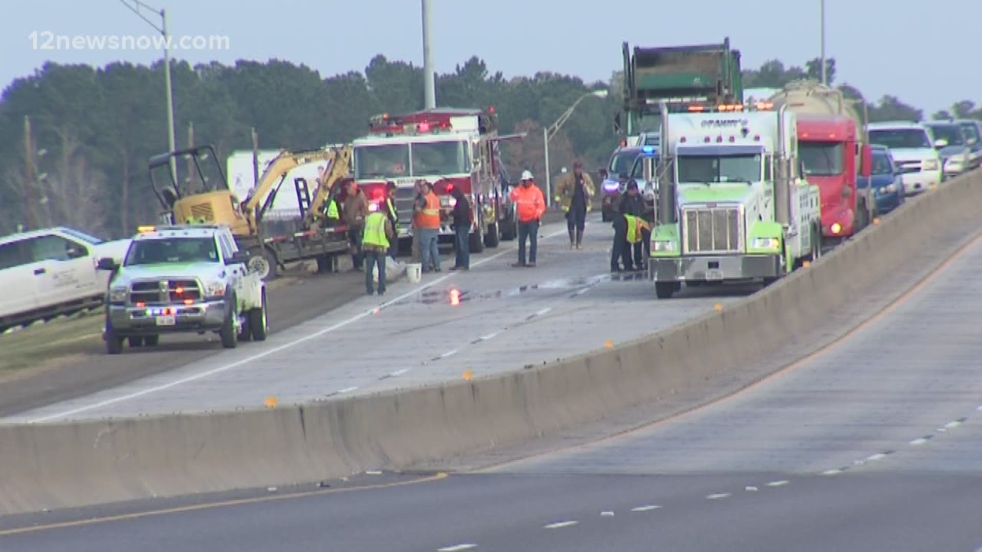 Monday morning wreck, fuel spill snarls traffic Monday morning along U.S. 69 in Beaumont