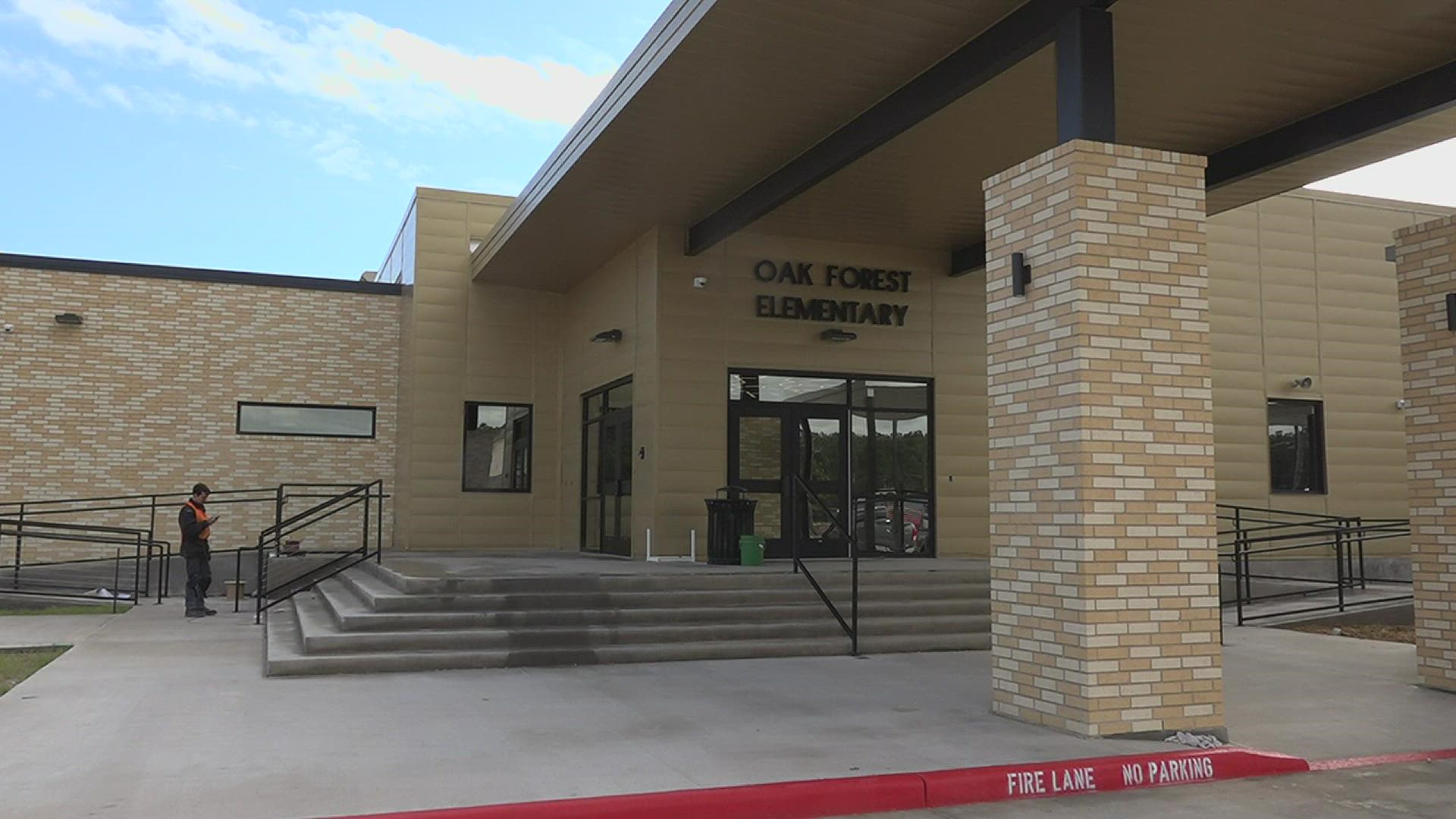 In 2017, Tropical Storm Harvey destroyed Vidor Middle School and Oak Forest Elementary. Students from both schools had to learn from portable buildings.