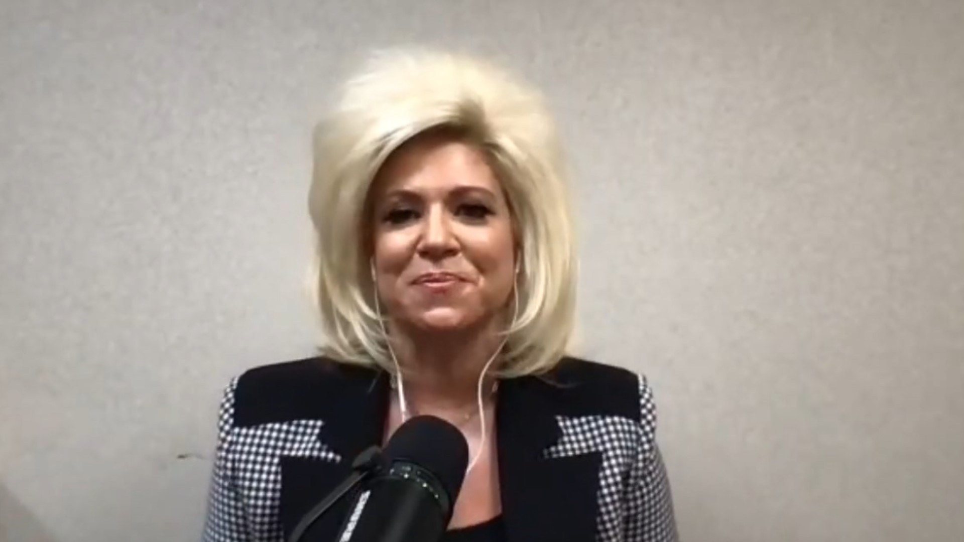 "Theresa Caputo Live! The Experience" will make a stop at Ford Park arena Wednesday, Oct. 20 at 7:30 p.m.