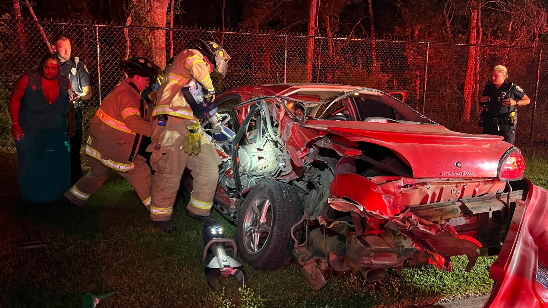 Three injured after late Friday night wreck in Orange
