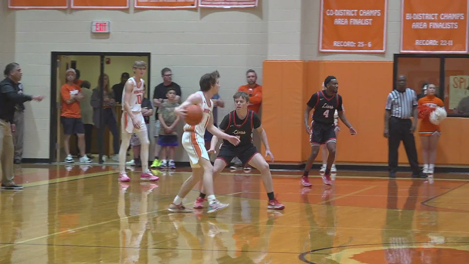 Bobcats got out with a 60-55 upset over their district rival to tie things up at the top of the district.