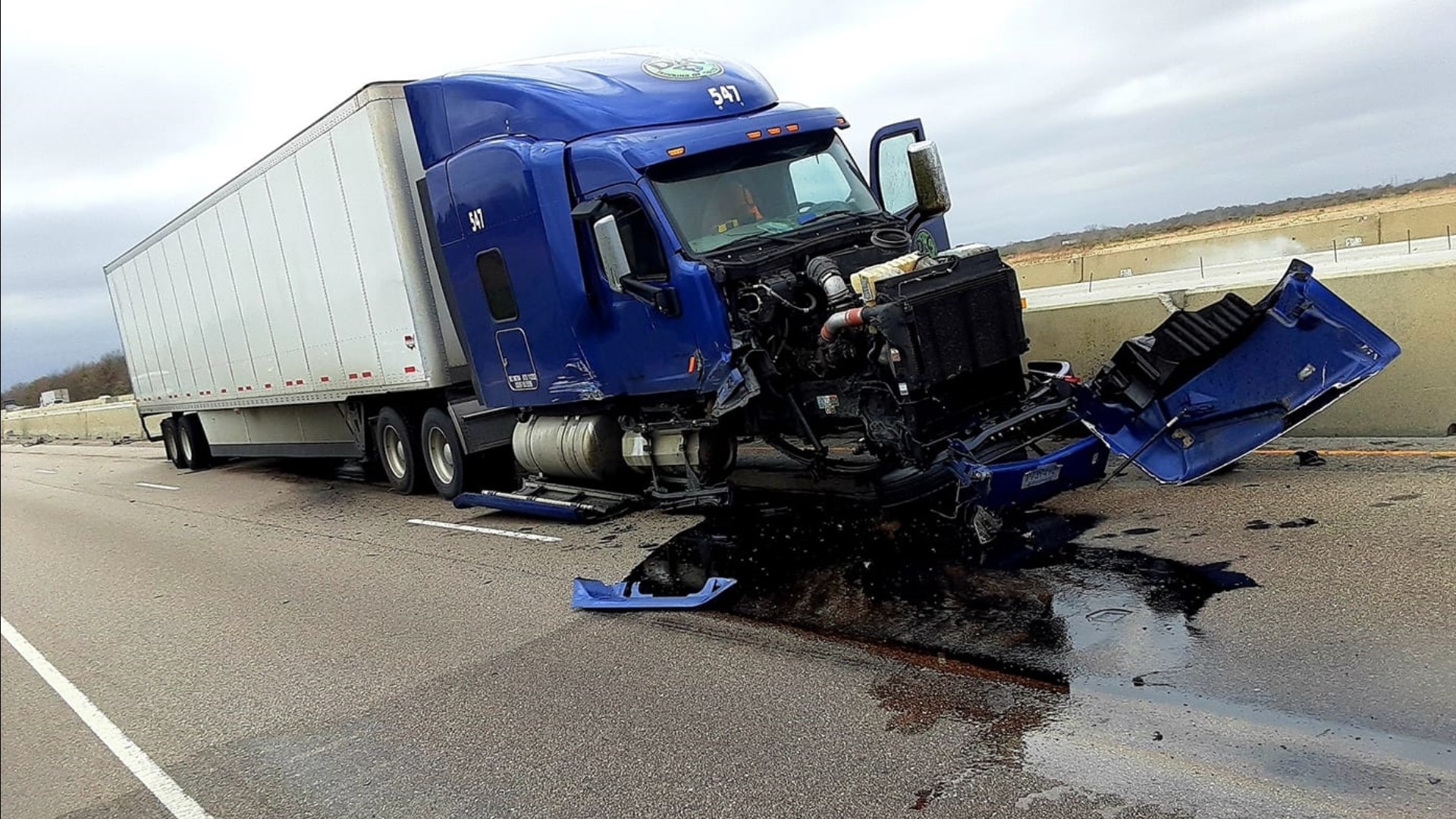 I 10 backup south of Beaumont slowly clearing after crash involving 18 wheeler