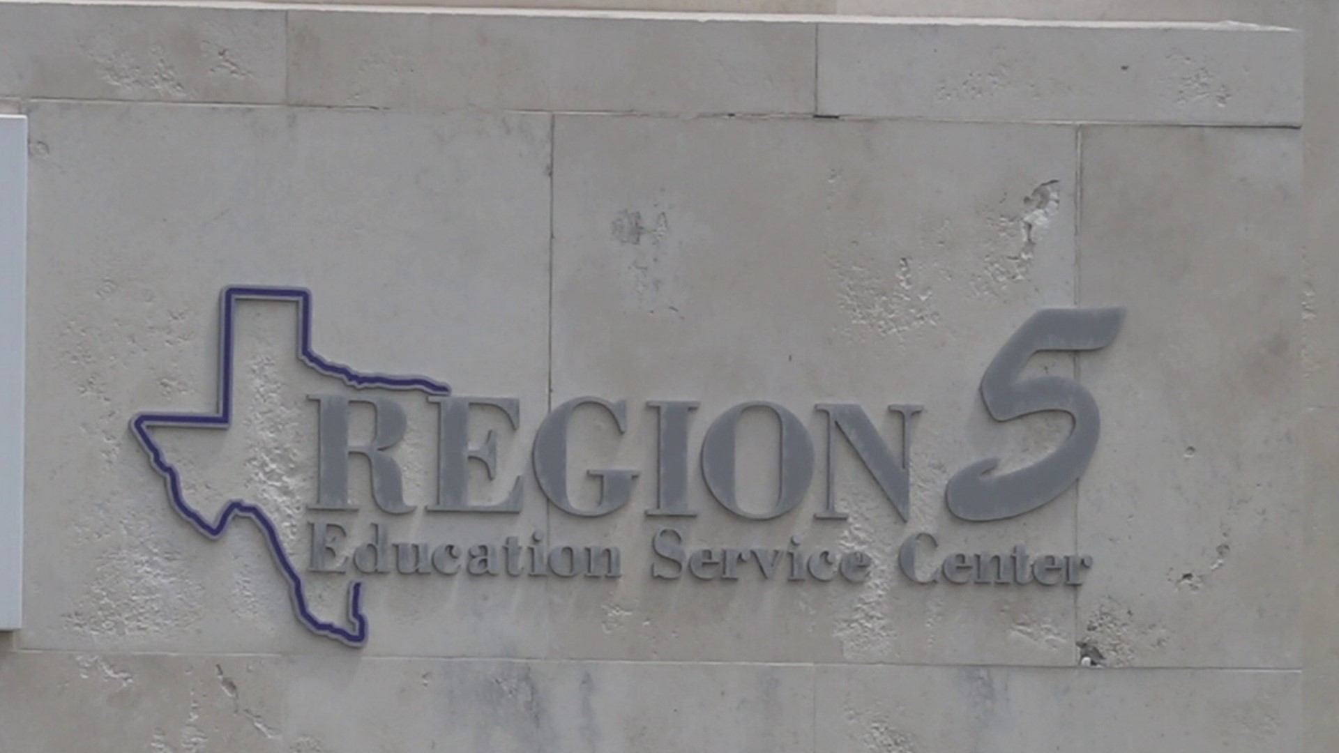Region 5 school districts, VISD looking to fill over 300 vacant positions.