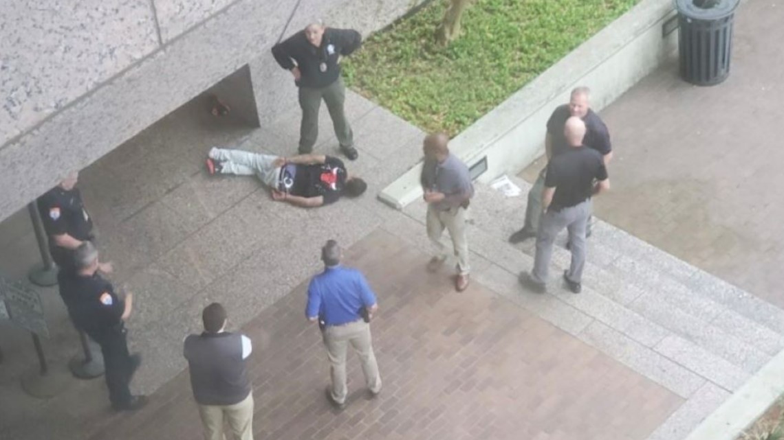 Man caught after bolting from Jefferson County courtroom leaping over 2nd floor balcony