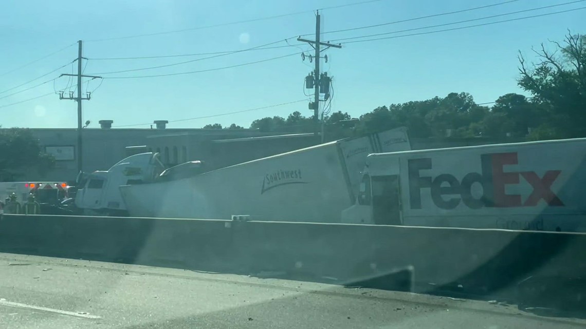 Crash on I 10 serviced road near Washington St. exit causes traffic backup