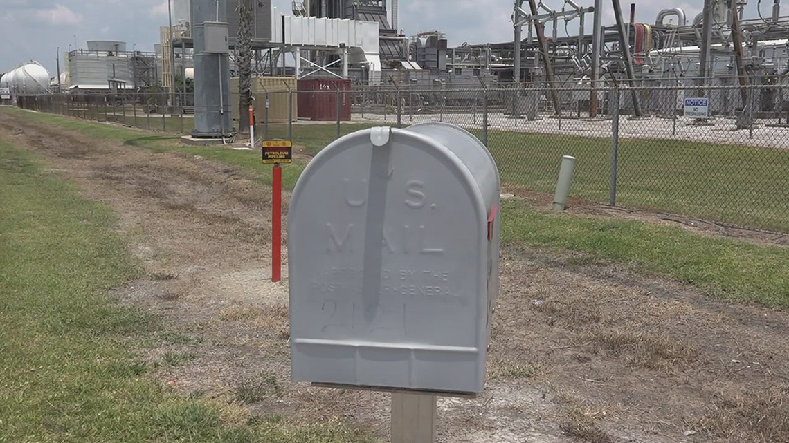 FBI, ATF, deputies working to determine who planted hoax device in mailbox at Air Liquide in Port Neches