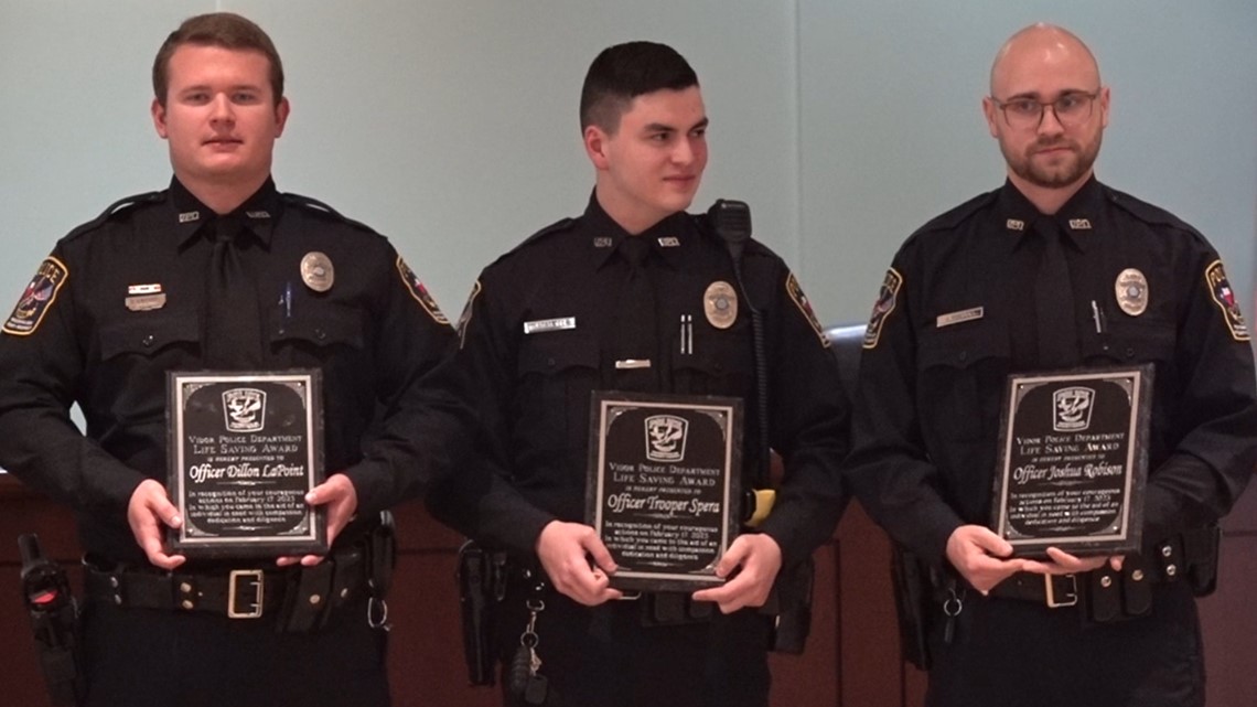 Vidor Police Officers honored for life-saving actions - Vimarsana News