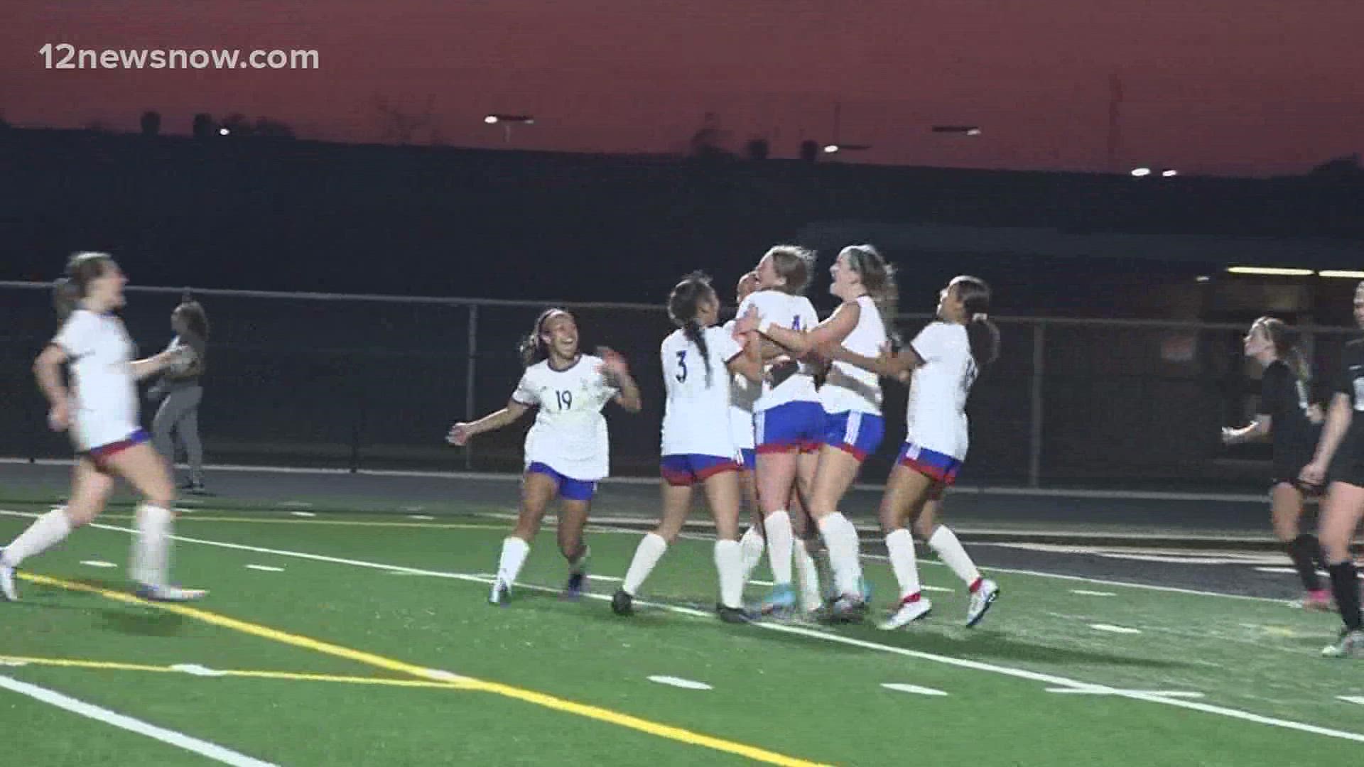 Second half header propels West Brook into Region III Semfinals