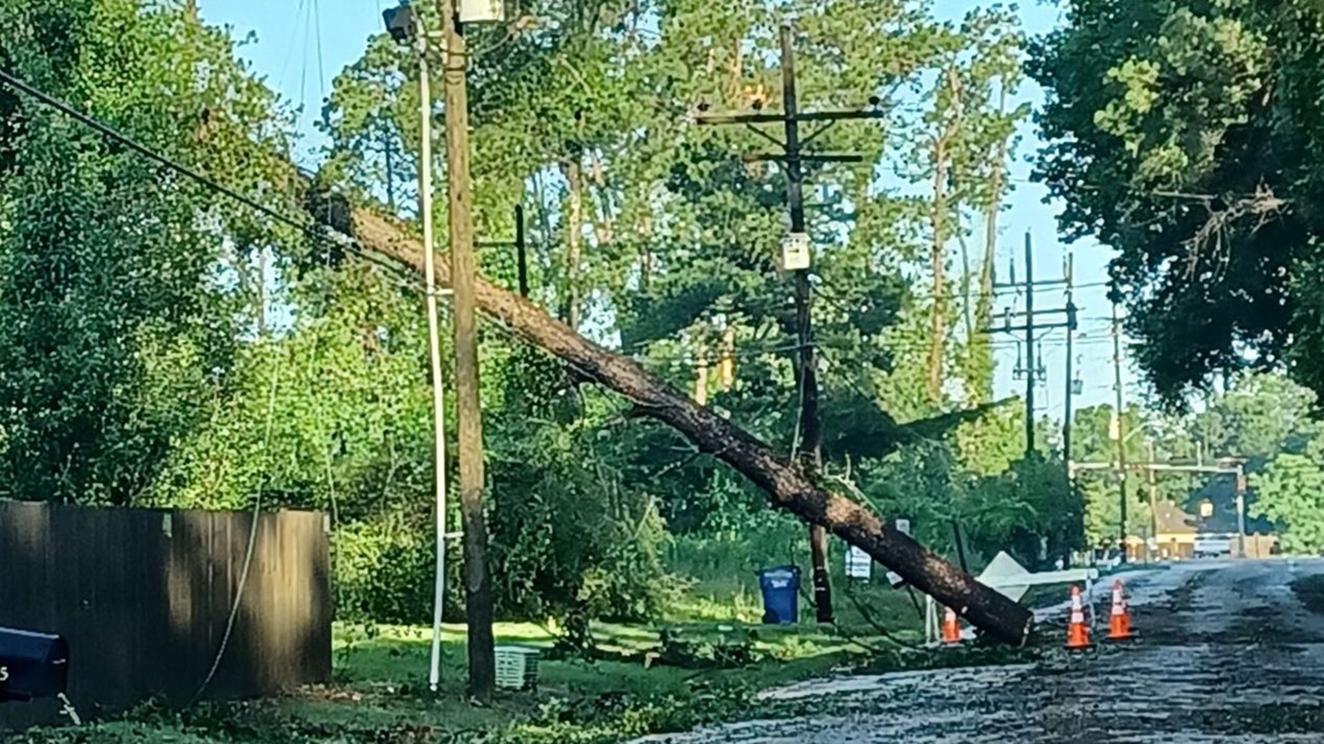 Severe storms leave damage to Southeast Texas homes, businesses ...