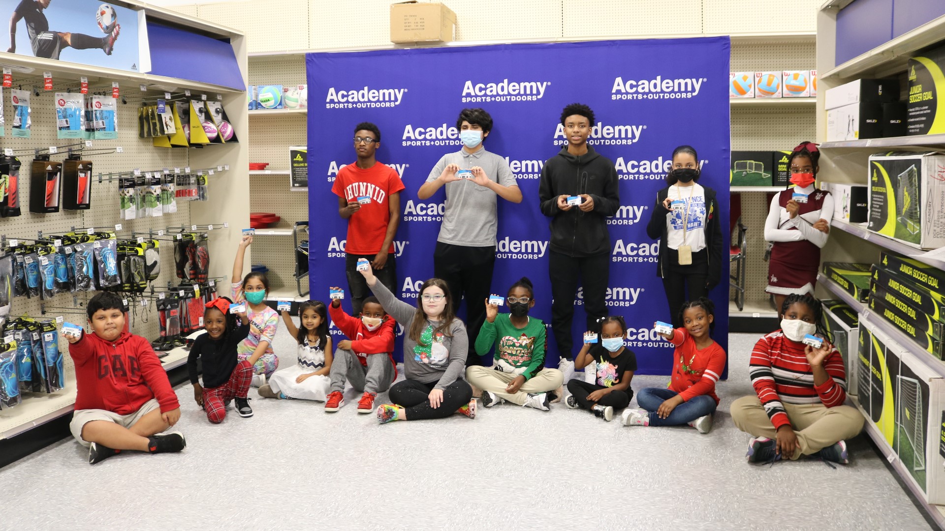 Beaumont ISD kids get Christmas shopping spree at Academy | 12newsnow.com