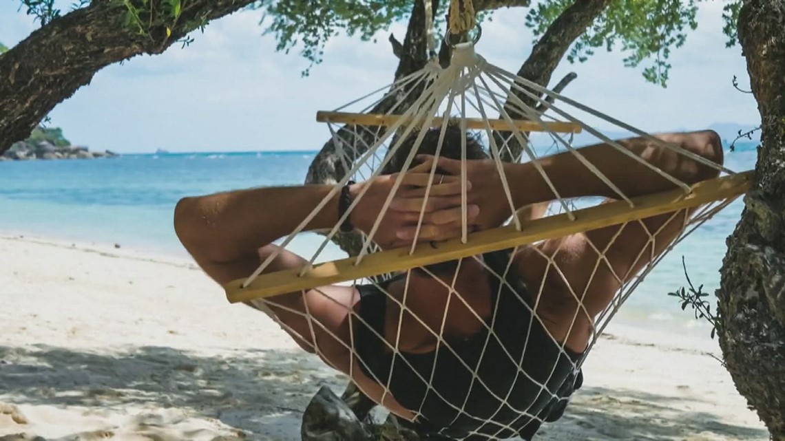 MONEY MONDAY: Summer travel tips for cheaper vacations