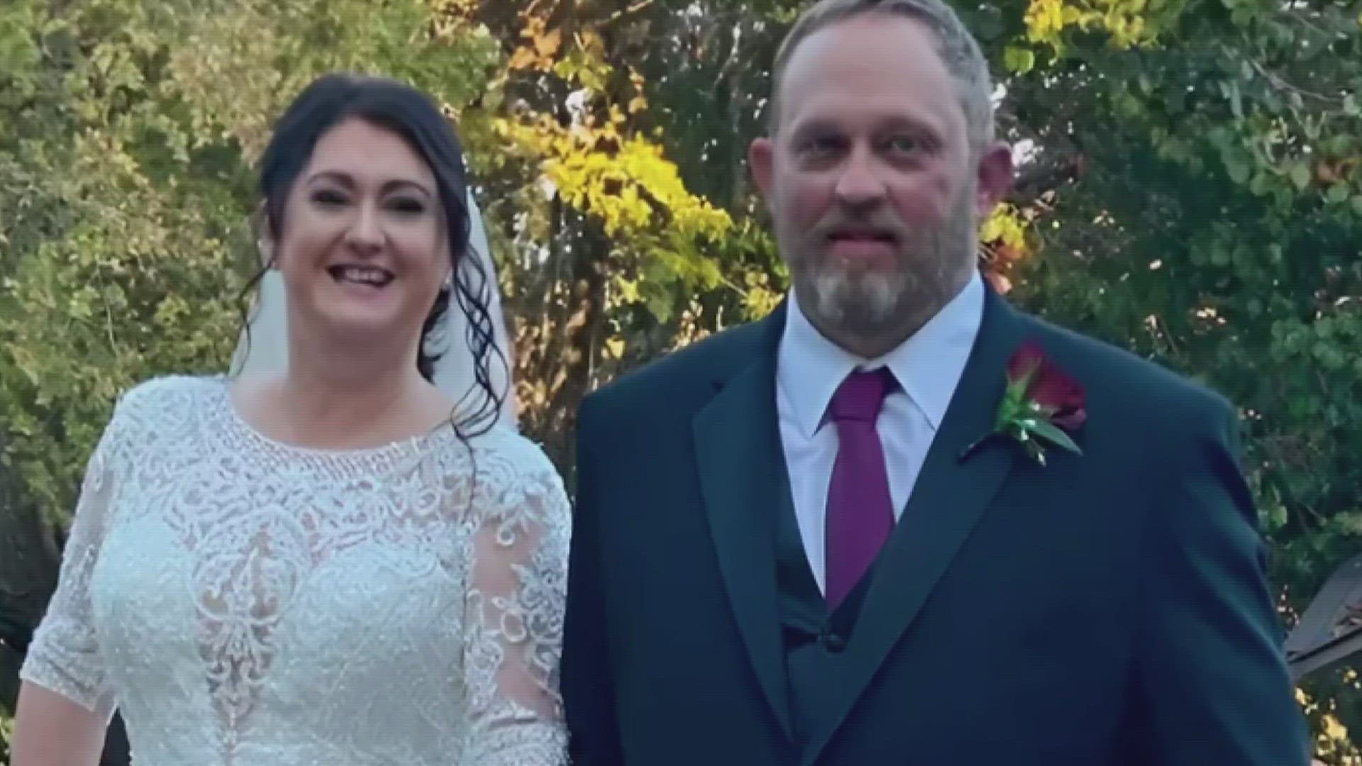 The friends of a Bridge City man are working to raise money to help his wife as she navigates life without him following a deadly Louisiana wreck.