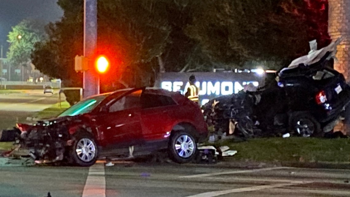 Two car crash in Beaumont leaves one dead 12newsnow