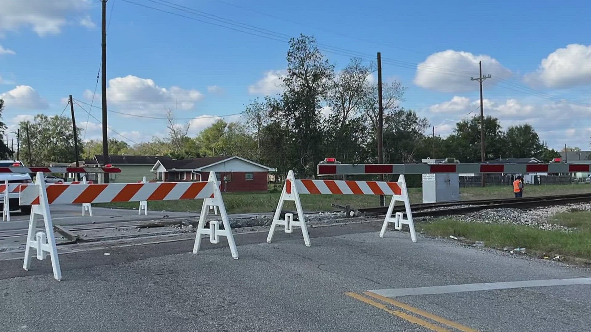 Train derailment leads to road closures in Beaumont