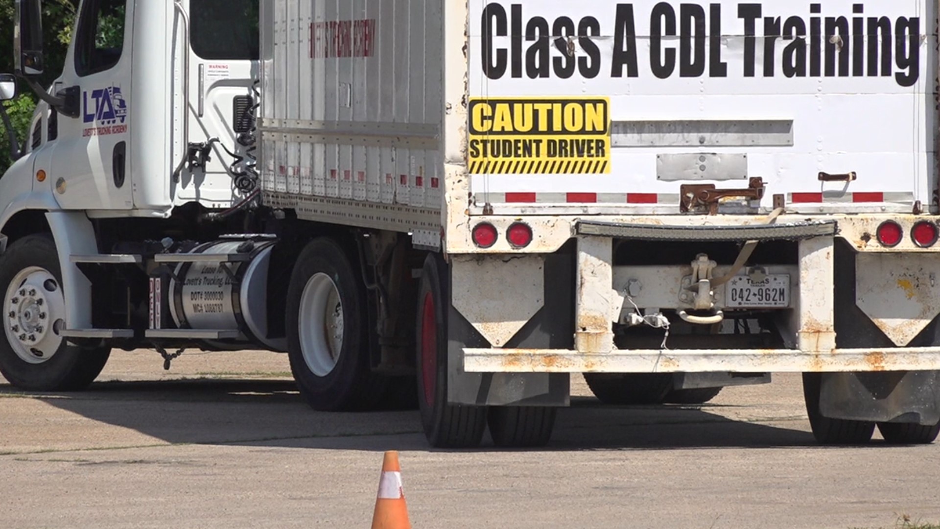 With 7 years of experience, Kimah Lovett Sr. says regular drivers play a role in helping prevent deadly accidents when around 18-wheelers or larger trucks.