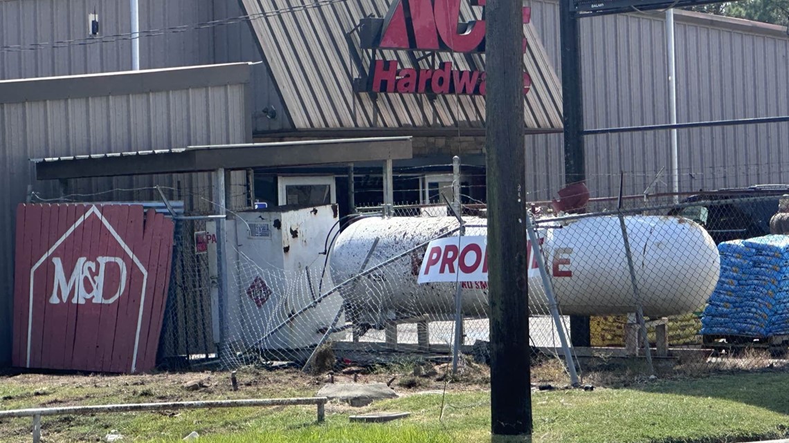 Gas line breaks in Vidor after truck accident