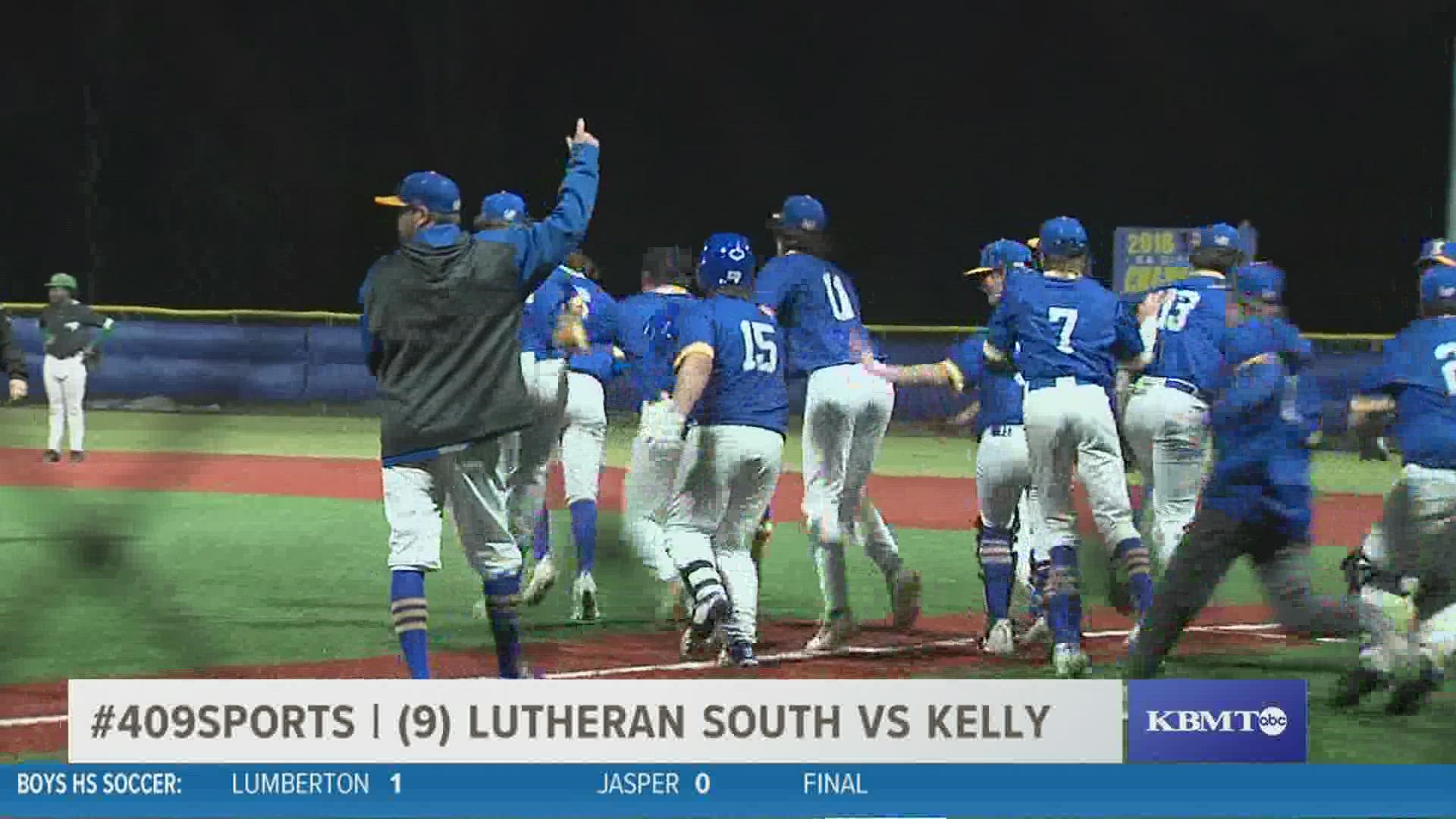 Kelly walks off Lutheran South in TAPPS action