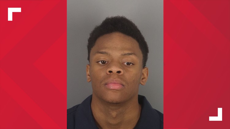 5 teens arrested after alleged robbery, 6th suspect at large ...