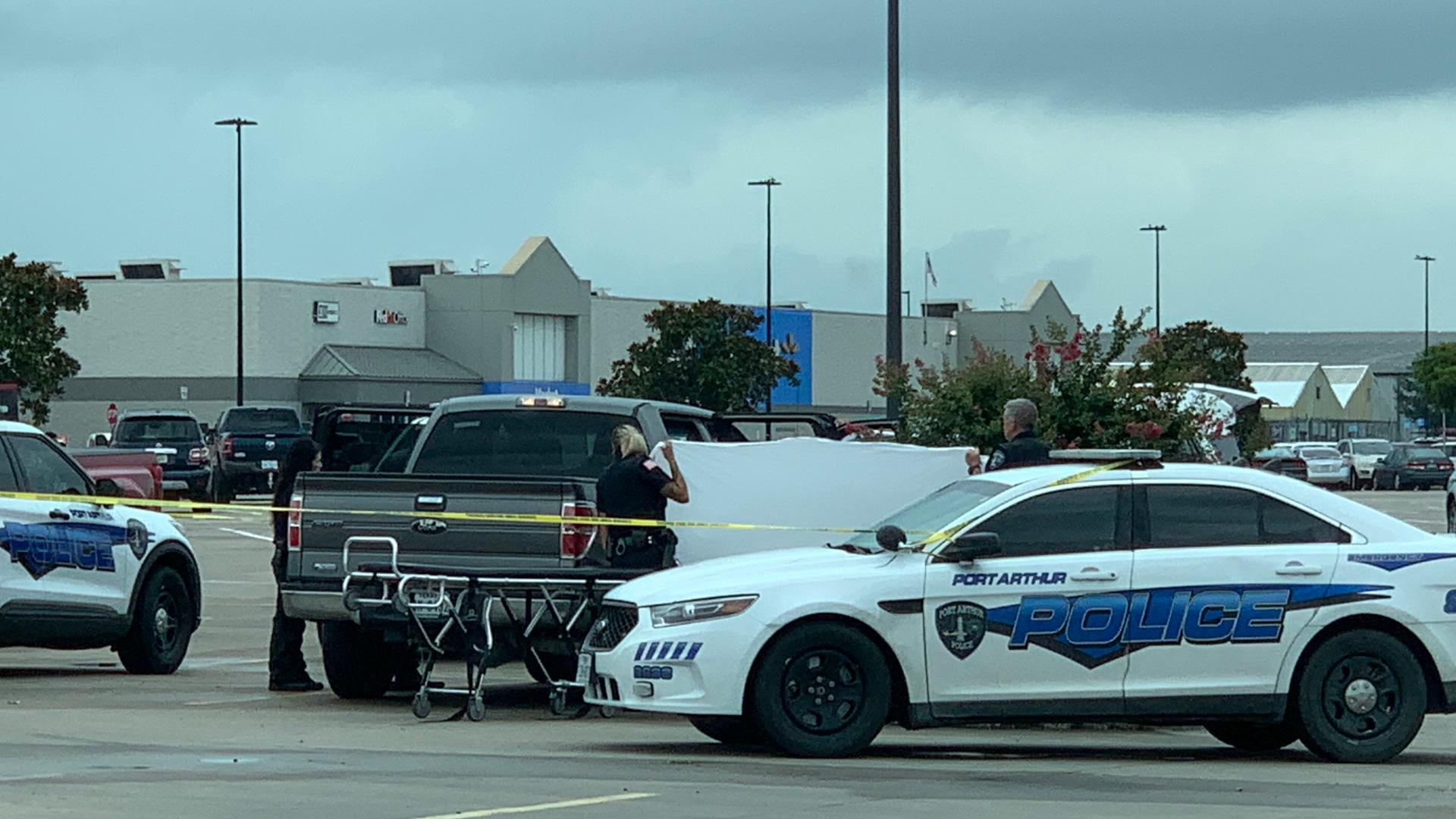 Body found inside car in Port Arthur store parking lot | 12newsnow.com