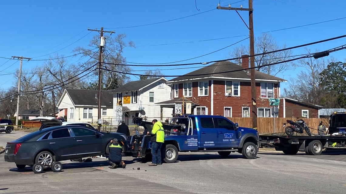 Beaumont Police investigating deadly crash in North End | 12newsnow.com