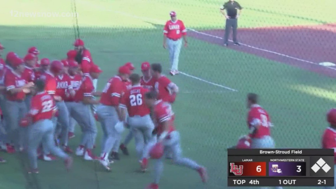 Cards split doubleheader with Demons