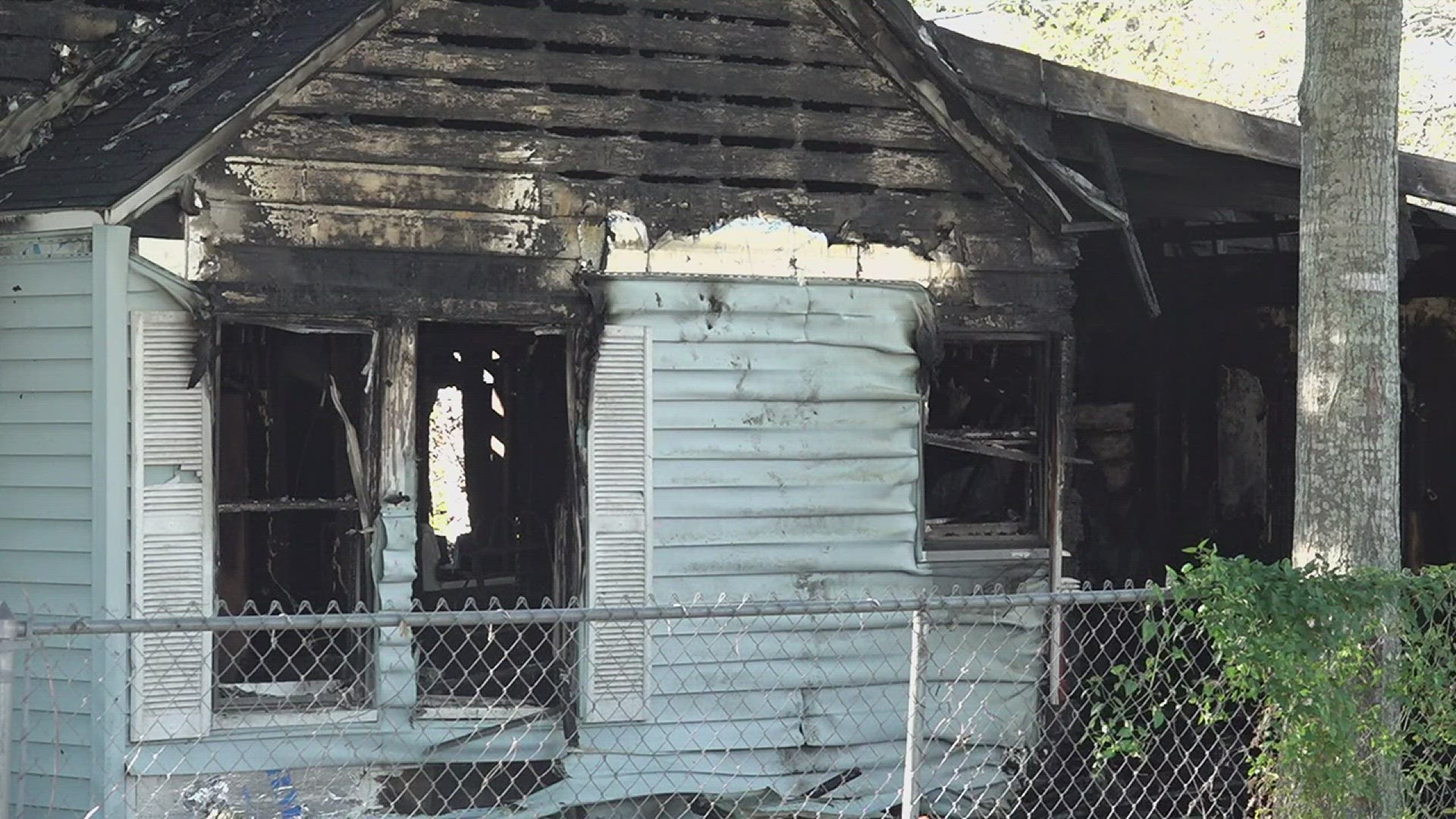 Man dies in house fire on Amarillo Street in Beaumont