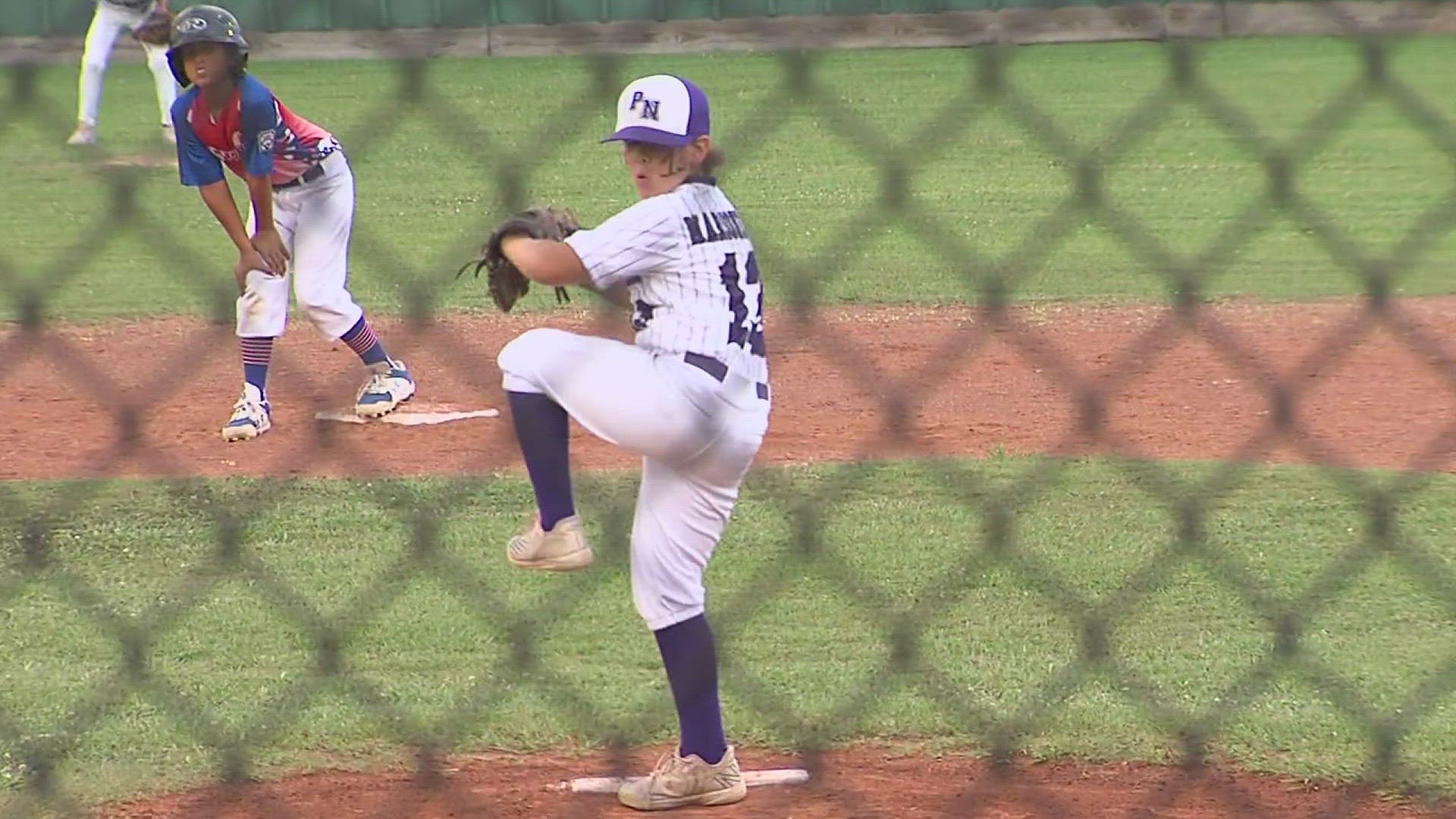 Port Neches advances to face Nederland in District 32 Tournament