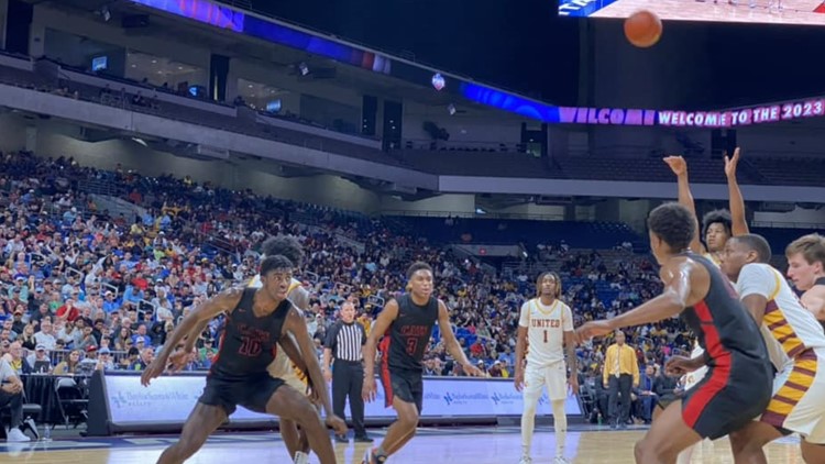 BU Timberwolves facing Lake Highlands at State Championship