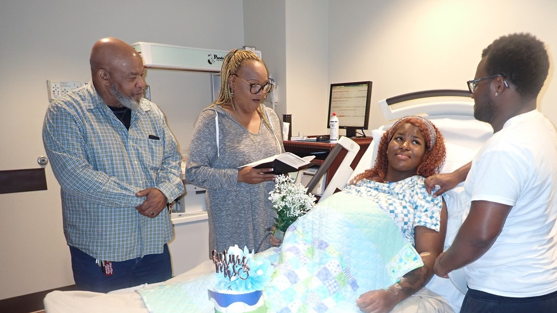 Couple gets married at Baptist Hospital Labor and Delivery room