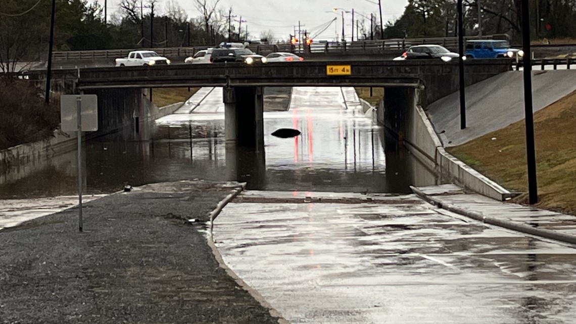 Heavy rains early Wednesday morning leave flash flood warnings some street flooding in Southeast Texas