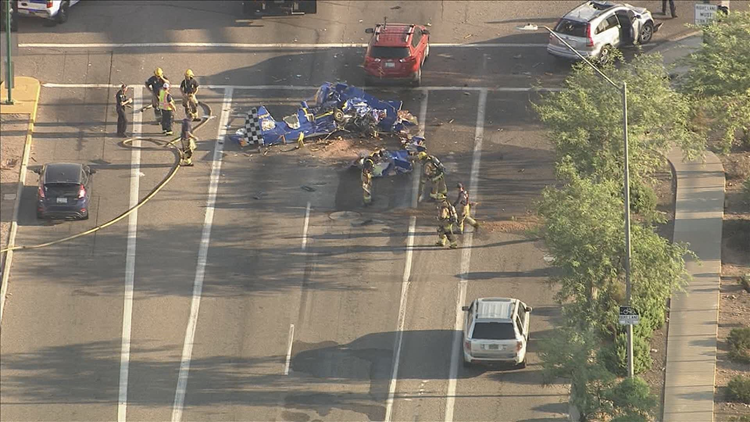 Police release names of 2 killed after plane crashes in Phoenix intersection