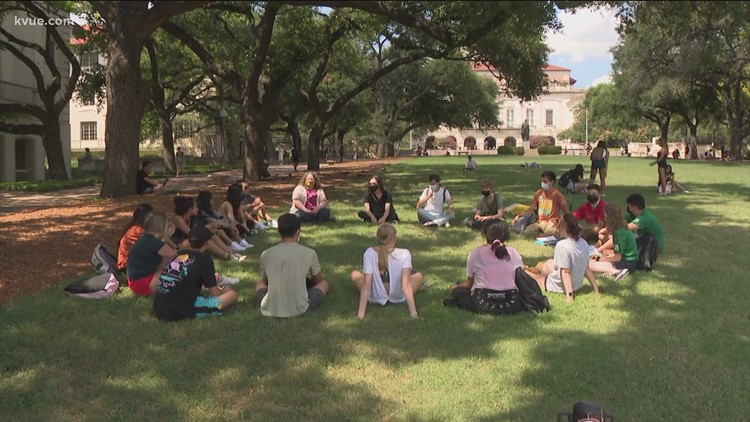 'Thousands' of students estimated to contract COVID-19 at UT during fall semester, researchers say